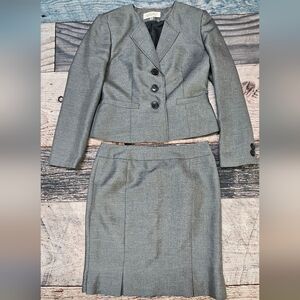 Kasper 2 Piece Skirt Suit Set Women's Size 4 Petite Lined & Shoulder Pads